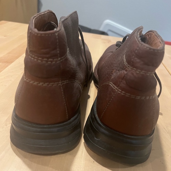 Men’s size 12 Clark leather brown boots. Worn a couple of days. - Picture 3 of 6